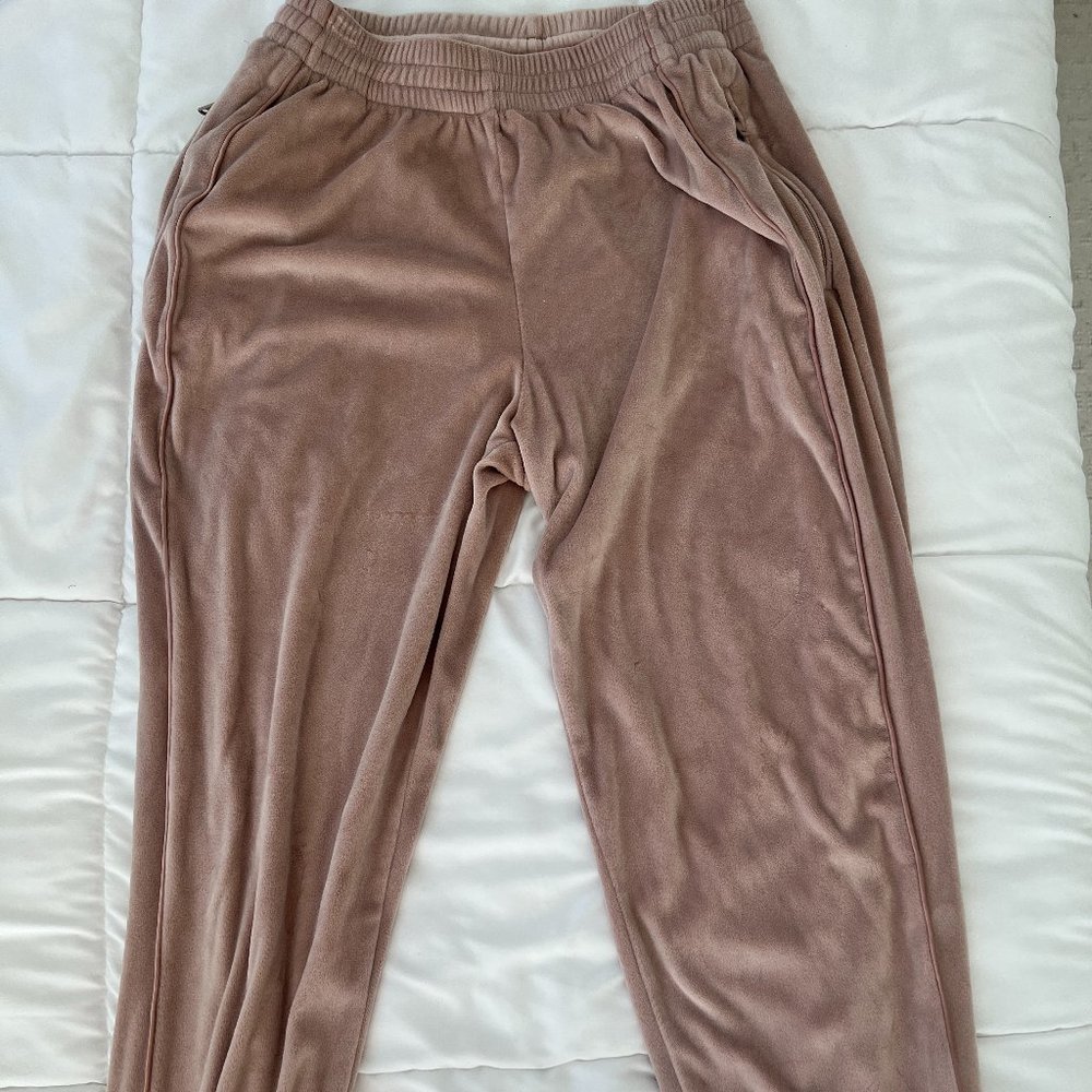 (RESERVED FOR @AMYAKC) Skims Velour Joggers in Dusk
